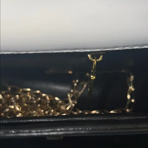 Stylish White Crossbody Bag with Striped Strap - Picture 5 of 7